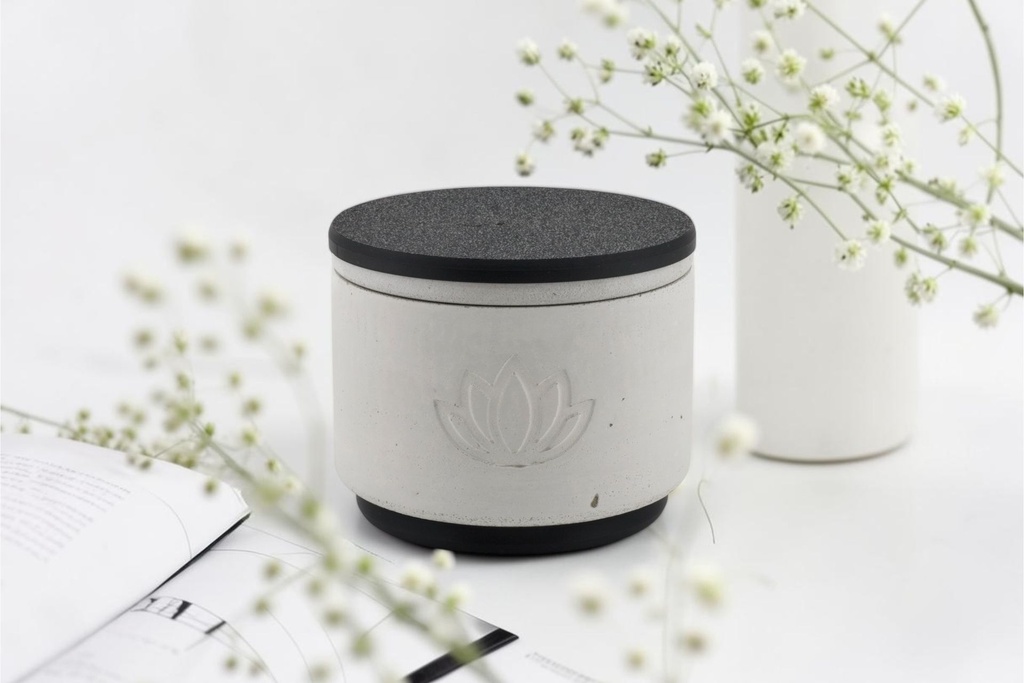Round Lotus Candle – Vanilla