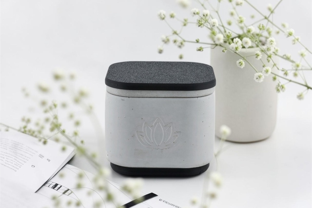 Square Lotus Candle – Vanilla