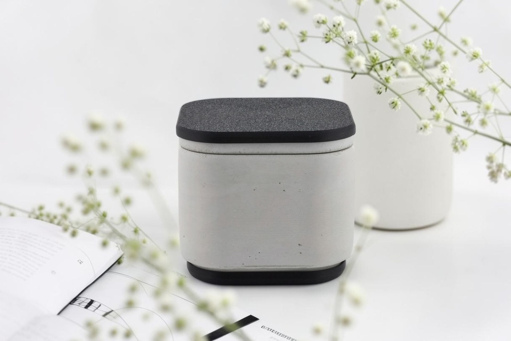 Square Classic Candle – Jasmine
